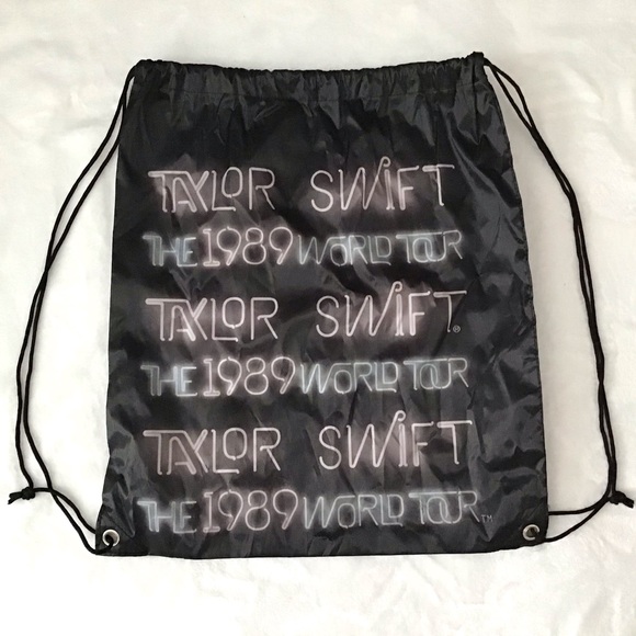 Taylor Swift 1989 Drawstring Backpack and Keychain NEW - Picture 3 of 9